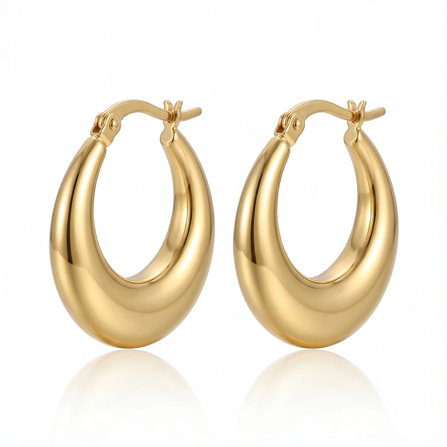 עגילי חישוק ÉLENA יוקרתיים מזהב קלאסי, עשויים סטיינלס סטיל. עיצוב אלגנטי ונקי מבית Lidi, מתאימים לכל אירוע.