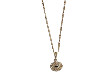 שרשרת MARE NECKLACE מזהב, תליון עין הרע משובץ אבנים לבנות ואבן שחורה במרכז, מבט חזיתי על החוליות והתליון.