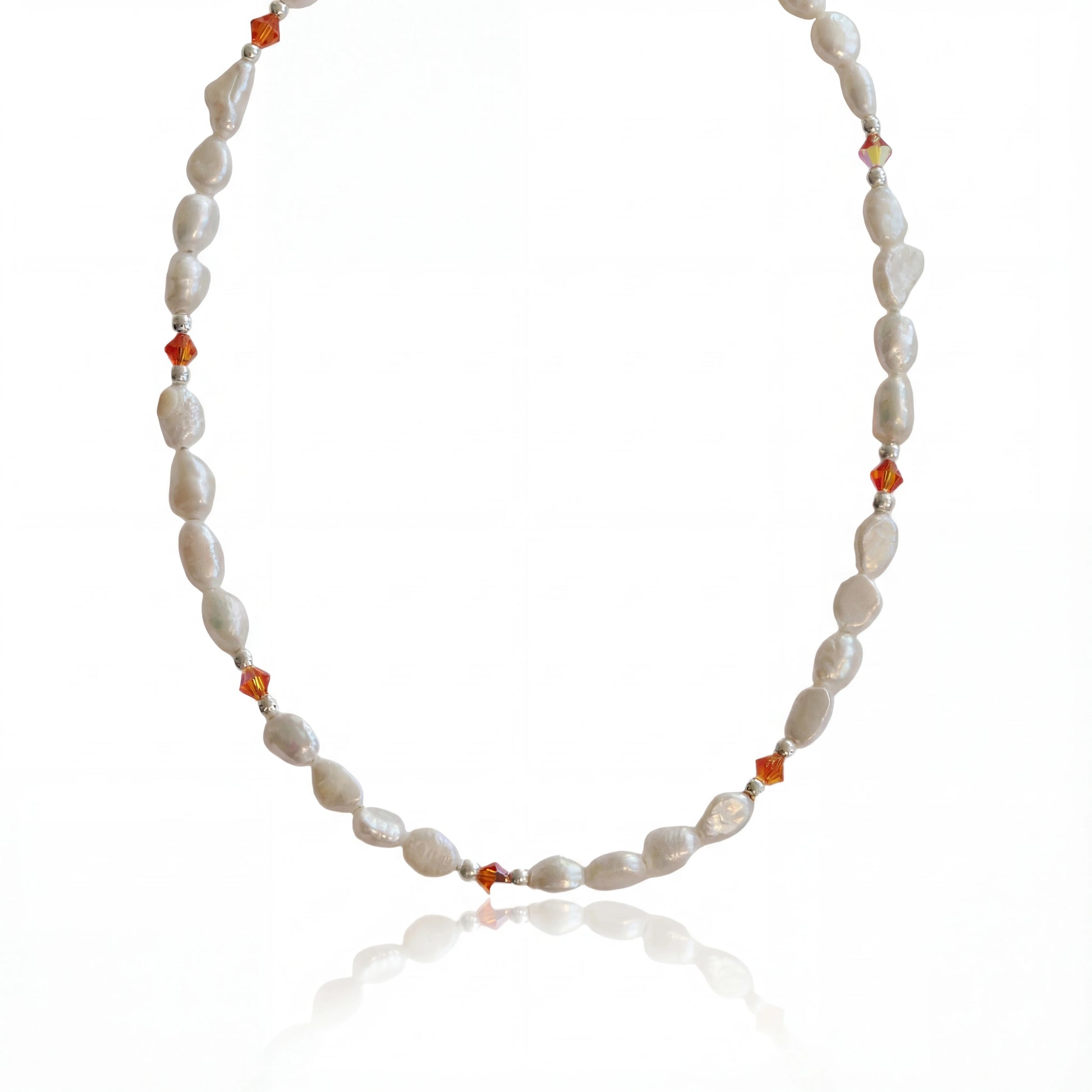 שרשרת ALAMOR APROL כסף 925 עם פניני מים מתוקים וחרוזי סברובסקי כתמתמים, עבודת יד מבית Lidi.