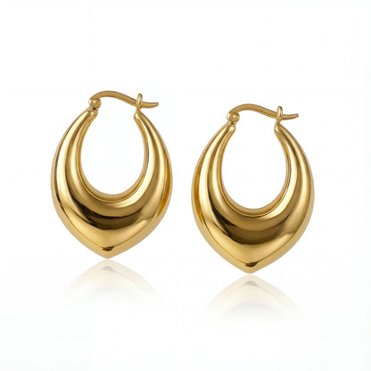 עגילי חישוק ALMOG EARRINGS GOLD מבית Lidi, בעיצוב נקי ואלגנטי מסטיינלס סטיל מוזהב.