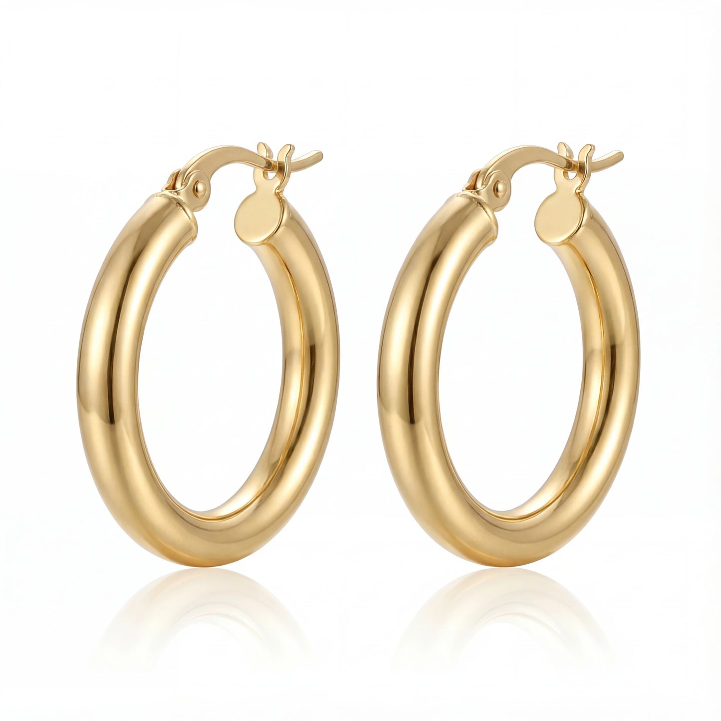 עגילי חישוק AMIT GOLD M יוקרתיים מבית Lidi, עשויים גולדפילד 14 קראט בגוון זהב קלאסי, בעיצוב נקי ואלגנטי.