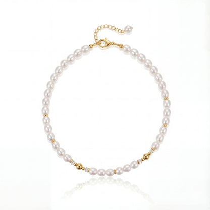 שרשרת פנינים יוקרתית ADIA של Lidi עם פניני מים מתוקים, חרוזי גולדפילד וקריסטלי סברובסקי בגוון בז'. עבודת יד ישראלית.