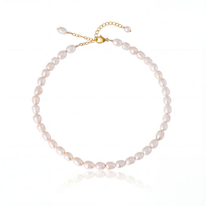 שרשרת AMELIA NECKLACE יוקרתית מבית Lidi, עם פניני מים מתוקים גדולים ונוכחות קלאסית, עשויה גולדפילד 14 קראט.