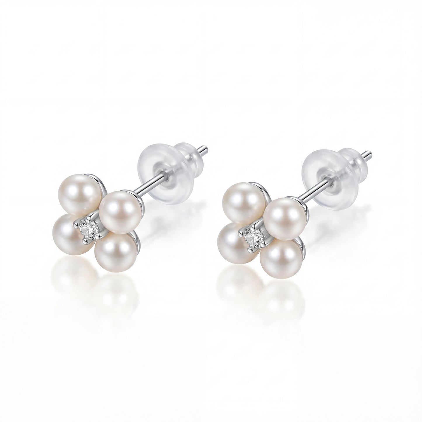 עגילי NOA EARRINGS SILVER צמודים מכסף 925, משובצים 4 פנינים עדינות וזרקון מבריק, בעיצוב אלגנטי ויוקרתי מבית Lidi.