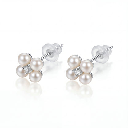 עגילי NOA EARRINGS SILVER צמודים מכסף 925, משובצים 4 פנינים עדינות וזרקון מבריק, בעיצוב אלגנטי ויוקרתי מבית Lidi.