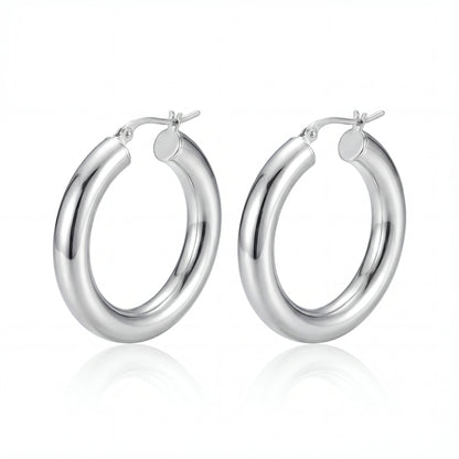 עגילי חישוק AMIT EARRINGS יוקרתיים מכסף 925 מבית Lidi, בעיצוב נקי ואלגנטי המתאים לכל מראה.