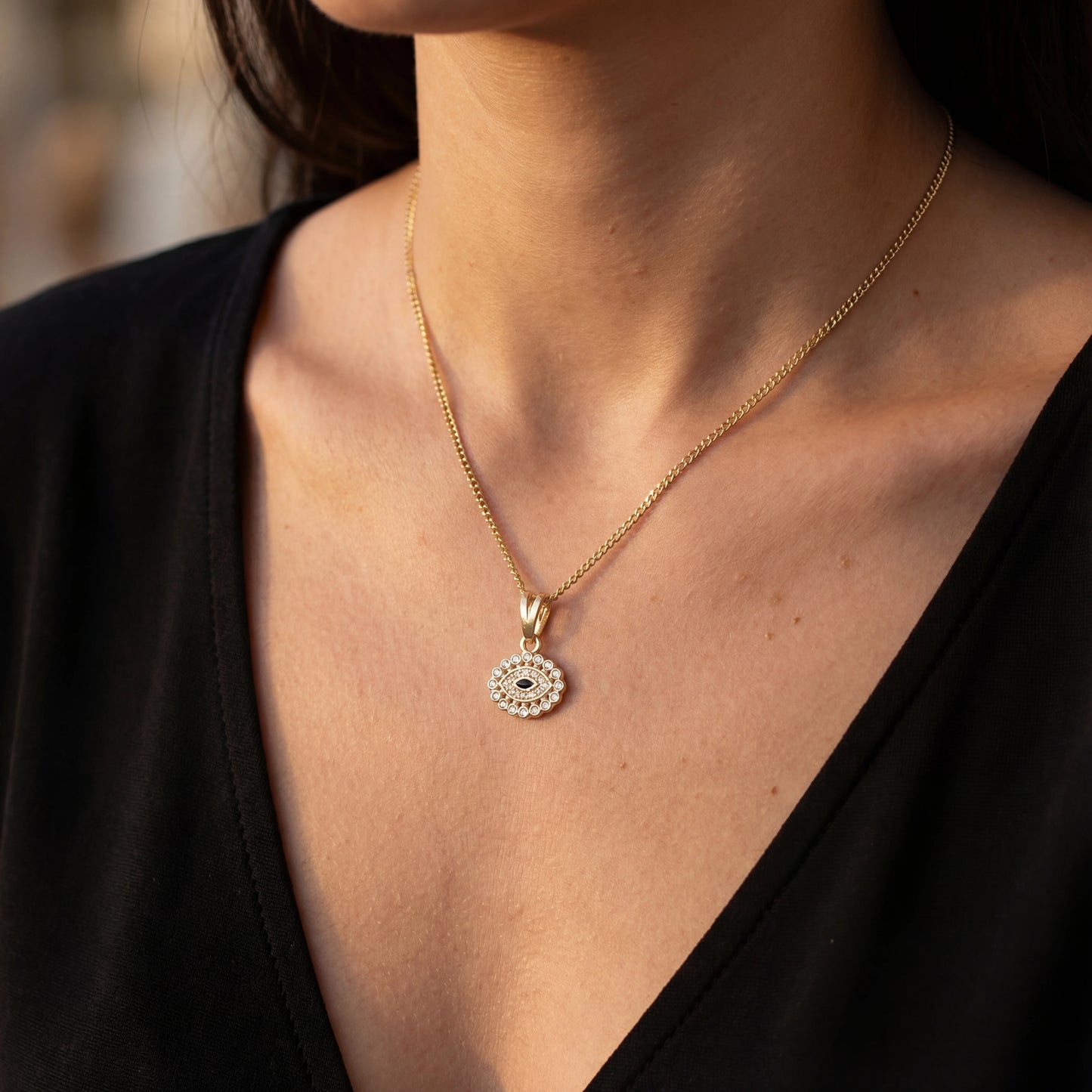 שרשרת MARE NECKLACE יוקרתית מבית Lidi עם תליון עין מעוצב מסטיינלס סטיל מבריק.