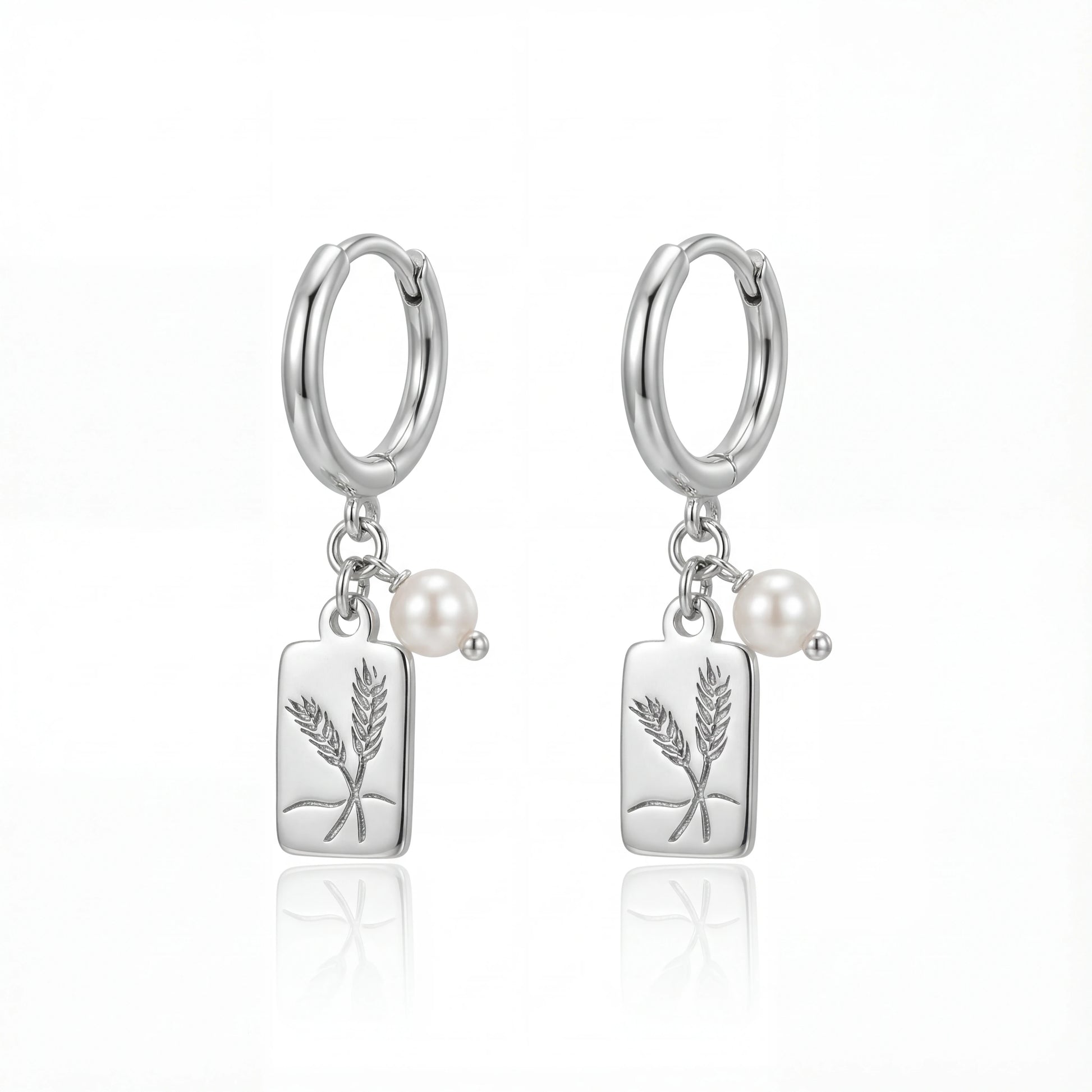 עגילי חישוק AVE ERRINGS אלגנטיים מבית Lidi, עשויים מסטיינלס סטיל עם תליוני כסף קלאסיים, מושלמים לכל אירוע.